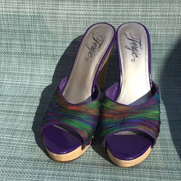 FERGIE 9M Heels - Picture 1 of 4